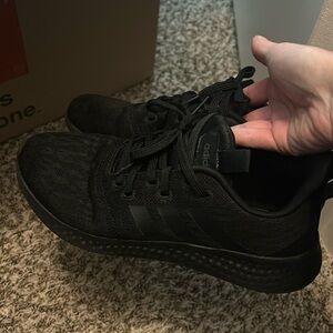 Black adidas 7.5